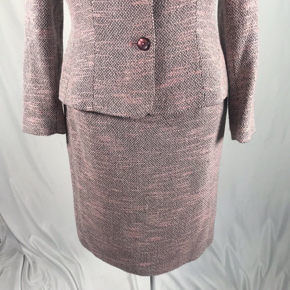 90’s Vintage Le Suit Pink Tweed Skirt Suit - Picture 7 of 11